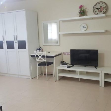 Condo C2 Impact Nonthaburi Exteriör bild