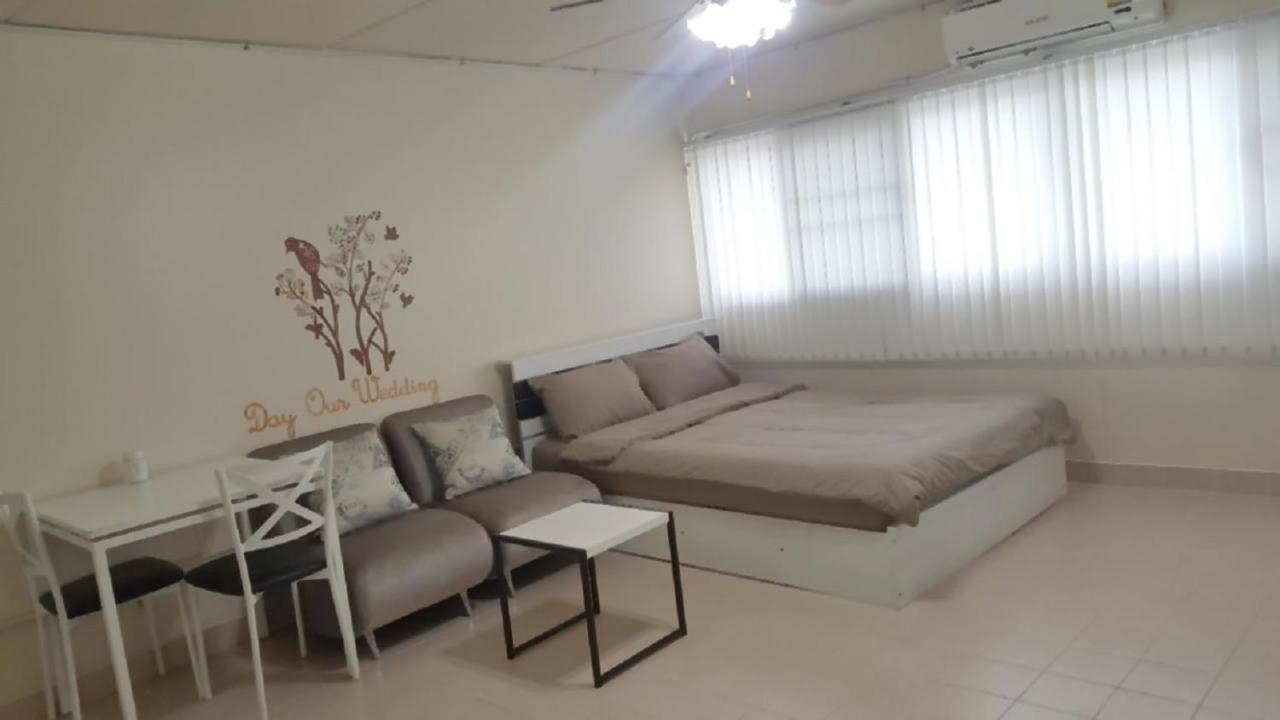 Condo C2 Impact Nonthaburi Exteriör bild