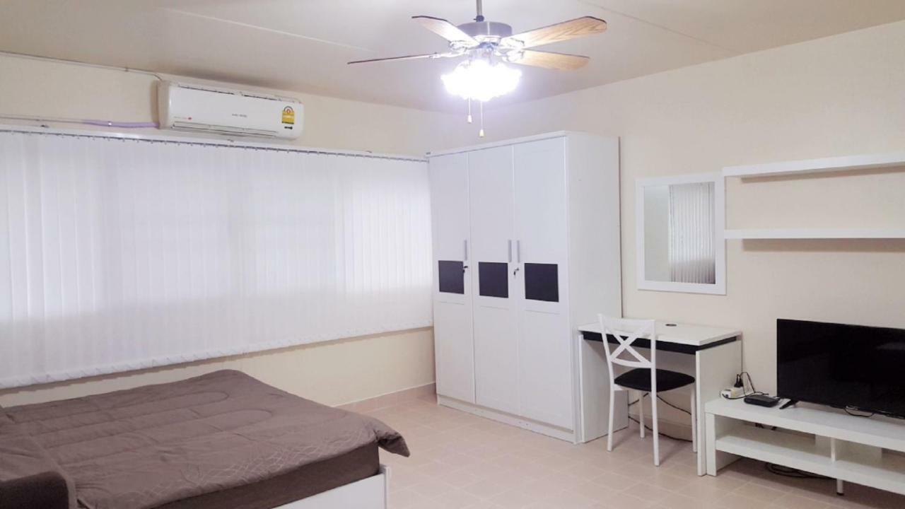 Condo C2 Impact Nonthaburi Exteriör bild