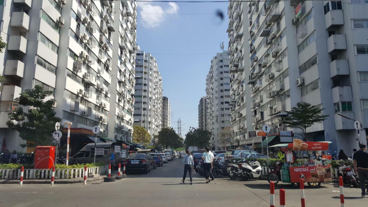 Condo C2 Impact Nonthaburi Exteriör bild